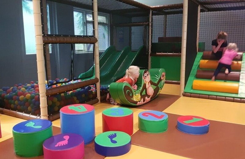 Bosspeelhuis op vakantiepark in appelscha